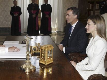 Felipe VI dice al Papa: “El relevo ha sido intenso, pero tranquilo”