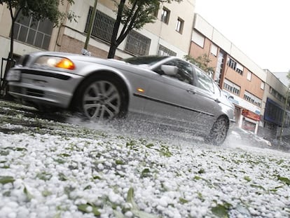 Granizada en el distrito madrileño de San Blas.