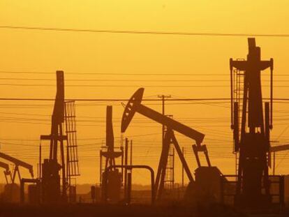 Planta de extracción a través del 'fracking' en California.