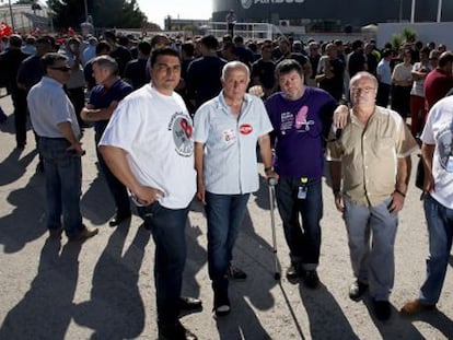 Trabajadores de Airbus que se enfrentan a peticiones de penas de prisión del fiscal por participar en un piquete.