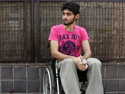 El iraquí Mohammed Sammaraie, que quedó parapléjico por fuego de mortero, en el barrio madrileño de Vallecas.