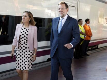 La ministra Pastor y Rajoy, este martes.