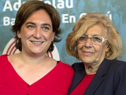 La alcaldesa de Barcelona, Ada Colau, y la de Madrid, Manuela Carmena.