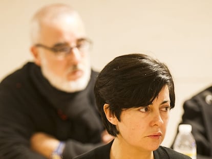 Rosario Porto y su marido durante la una de las vistas.