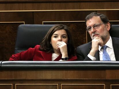 Soraya Sáenz de Santamaría y Mariano Rajoy en el Congreso.