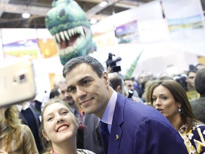 El líder del PSOE, Pedro Sánchez, durante su visita a Fitur