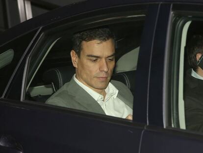 Pedro Sánchez hoy a la salida de la sede del PSOE.