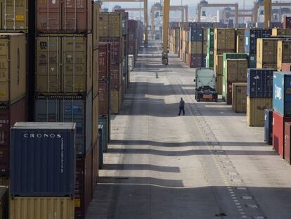 Contenedores en el puerto de Valencia.