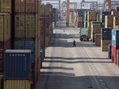 Contenedores en el puerto de Valencia.
