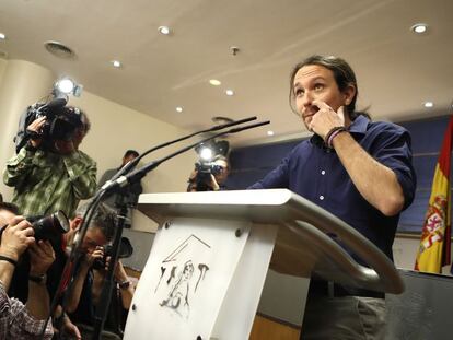 Iglesias renuncia a su vicepresidencia si el PSOE rompe con Rivera