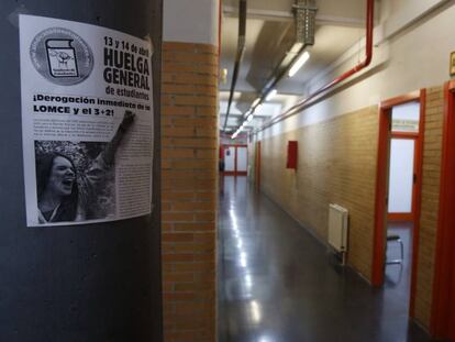 Cartel en un instituto de Madrid sobre la huelga.