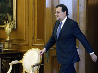 Mariano Rajoy a su llegada a su encuentro con el rey Felipe VI dentro de la última ronda de consultas para formar Gobierno.