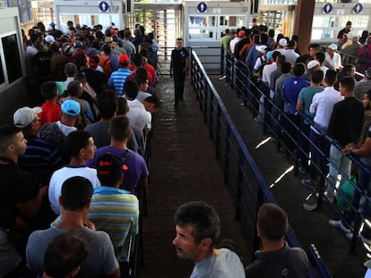 Entrada a Melilla en el pas fronterer de Beni Enzar.