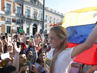 La mujer de Leopoldo López, Lilian Tintori, este martes en Sol, Madrid.