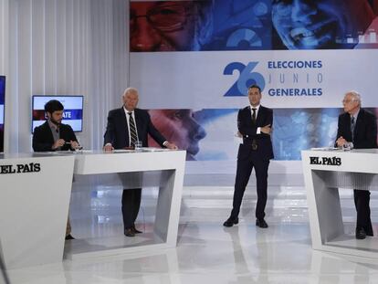 Pablo Bustinduy, José Manuel García-Margallo, Josep Borrell y Fernando Maura, durante el debate.