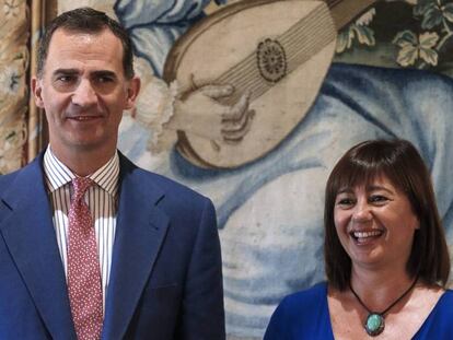El Rey y la presidenta de Baleares, Francina Armengol. Ballesteros EFE