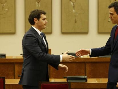 Albert Rivera y Pedro Sánchez, en febrero tras firmar un pacto de gobierno.