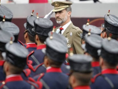 El rey Felipe durante el desfile, este miércoles.