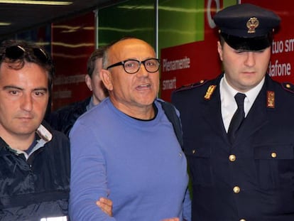 Giuseppe Polverino, capo de un clan de la Camorra, llega extraditado a Roma en 2012 tras ser arrestado en España.