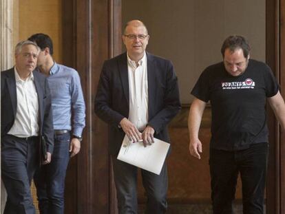 José Zaragoza, junto a David Fernández, el día que declaró en el Parlament.