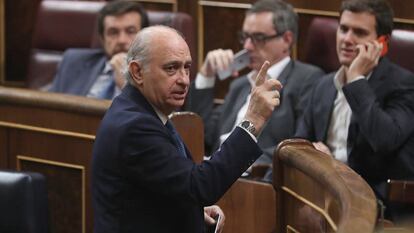 Jorge Fernández Díaz en el pleno del Congreso.