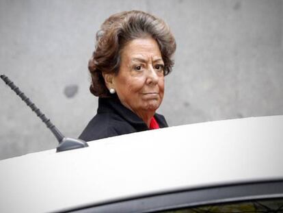 Rita Barberá, este lunes al llegar al Supremo. CLAUDIO ÁLVAREZ