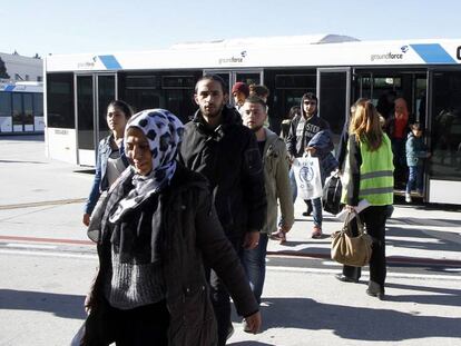 Fotografía facilitada por Interior de la llegada de un grupo de 33 refugiados sirios, el pasado junio.