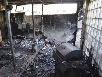 Estado de la vivienda de Jerez tras el incendio ocurrido esta madrugada.