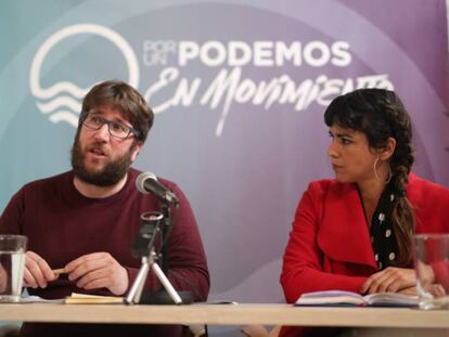 El eurodiputado Miguel Urbán y la líder de Podemos en Andalucía, Teresa Rodríguez. En vídeo, declaraciones del secretario de Política de Podemos, Iñigo Errejón Vídeo: ATLAS Foto: ÁLVARO GARCÍA