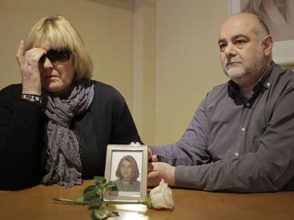 Peligros Menárguez y Joaquín García, padres de la niña que se ha suicidado.