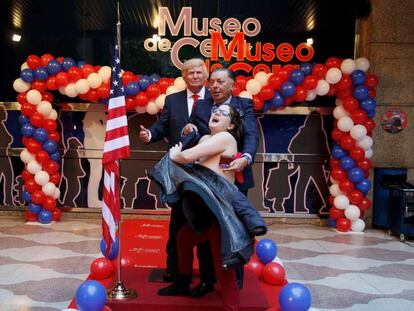 Femen interrumpe la presentación de la figura de Trump en el Museo de Cera.