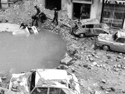 El atentado de ETA contra el almirante Luis Carrero Blanco dejó un enorme agujero en la calle de Claudio Coello de Madrid, en diciembre de 1973. En vídeo, declaraciones de la estudiante de 21 años que se enfrenta a una petición de cárcel de la Fiscalía por hacer chistes en Twitter.