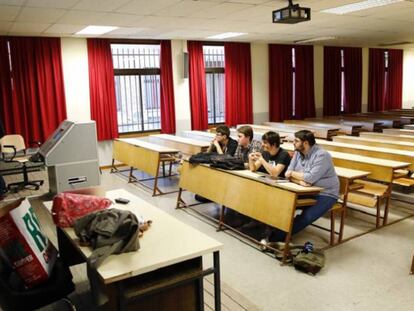 La facultad de psicología en el campus de Somosaguas este jueves en la jornada de huelga de educación.