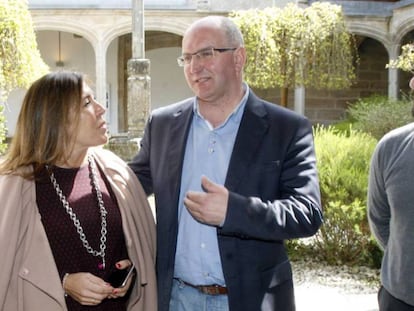 El alcalde Santiago Freire, segundo por la derecha, en un acto con la consejera gallega de Medio Ambiente.