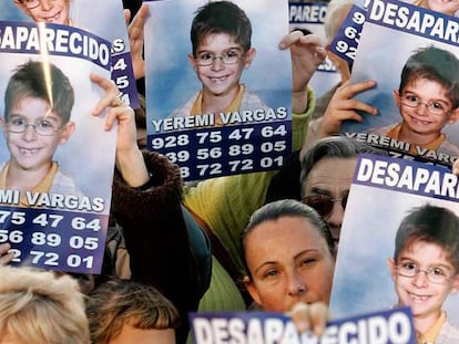 Miles de personas se congregan en Vecindario (Gran Canaria) para apoyar a la familia del niño Yeremi Vargas.