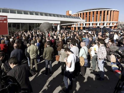 FOTO: Homenaje en recuerdo de las víctimas de los atentados del 11-M en la estación de Atocha. / VÍDEO: Homenaje institucional en la Puerta del Sol.