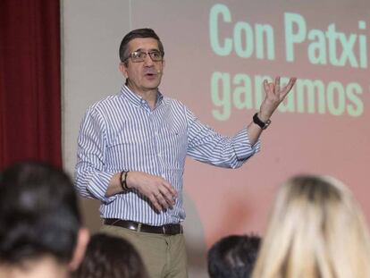 Patxi López, en un encuentro con militantes en Murcia.