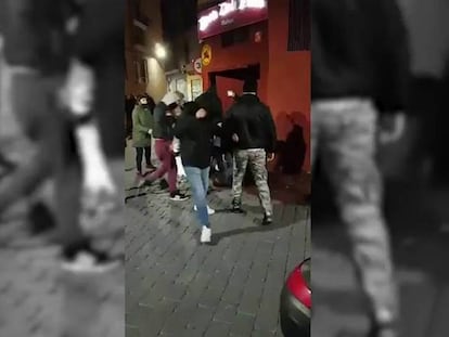Detenida la joven vinculada a grupos neonazis a la que golpearon a la puerta de un pub de Murcia