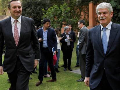 Dastis (dcha.) junto al embajador español en México, Luis Fernández-Cid.