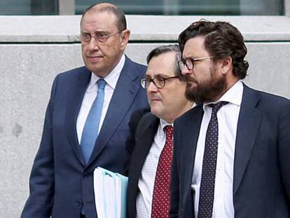 Francisco Marhuenda y Mauricio Casal antes de su declaración antes en la Audiencia Nacional, el pasado jueves.