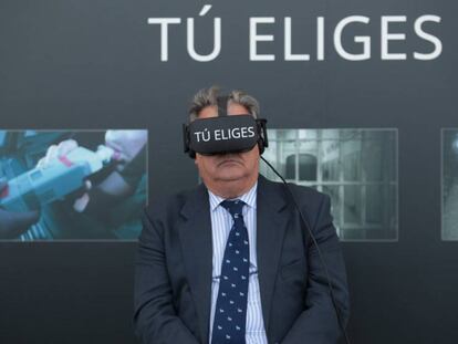 Juan Ignacio Zoido presenta la iniciativa de realidad virtual “Tú eliges".