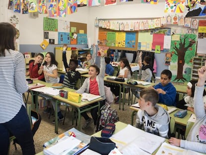 Alumnos en un aula del colegio Antonio Mendoza, en Santander, el pasado miércoles.