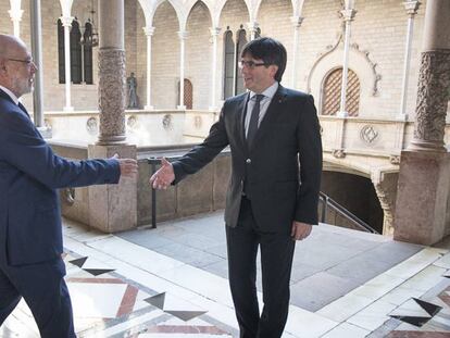 Encuentro entre Jose Manuel Maza y Carles Puigdemont. En vídeo, declaraciones de la Vicepresidenta Santamaría este jueves.