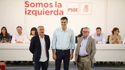 Pedro Sánchez junto a Ignacio Fernández Toxo (CCOO) y Pepe Álvarez (UGT).