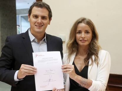 Albert Rivera y la diputada Patricia Reyes, registran este martes en el Congreso una propuesta de Ley para regular la gestación subrogada.