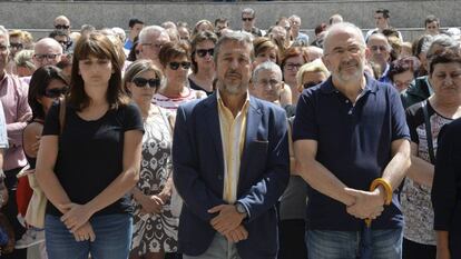 Concentración en Sabiñánigo tras la muerte de la niña, este sábado.