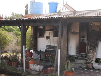 Estado de la vivienda del Palmar (Cádiz) tras el incendio.