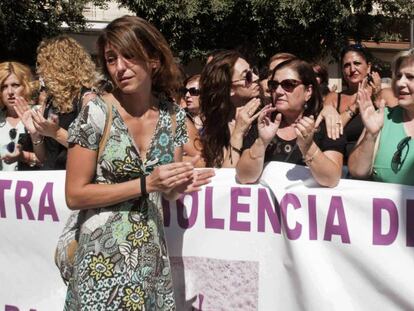 Juana Rivas, en primer término, en una manifestación en Maracena en su apoyo el 25 de julio pasado.