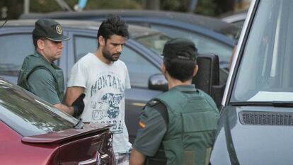 Salh El Karib, el pasado martes, trasladado por la Guardia Civil.