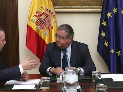 El ministro de Interior Juan Ignacio Zoido, hoy, junto a Abel Caballero.